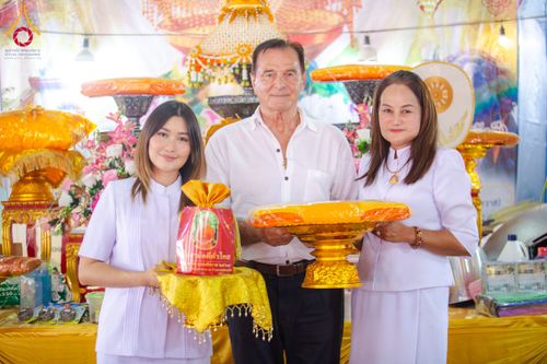 ภาพ No.173192:พิธีทอดกฐิน วัดช้างใหญ่ จ.พระนครศรีอยุธยา ในโครงการกฐินสามัคคีทั่วไทย 30,000 วัด บูชาธรรม 80 ปี หลวงพ่อธัมมชโย โดยคณะศิษยานุศิษย์วัดพระธรรมกาย วันที่ 2 พฤศจิกายน พ.ศ. 2567