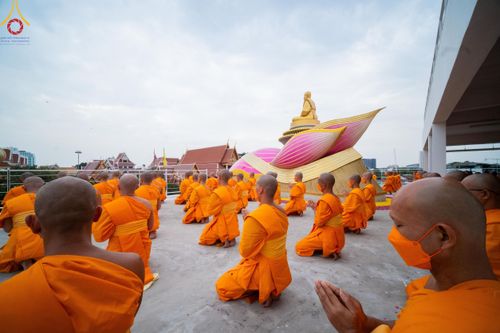 ภาพ No.118974:คณะพุทธบุตรธรรมยาตราร่วมปฏิบัติธรรม และถ่ายภาพหมู่ประวัติศาสตร์ ในโครงการธรรมยาตราฯ ปีที่ 12  วันที่ 25 มกราคม พ.ศ. 2567  ณ อาคารธรรมยาตรา กตัญญูบูชามหาปูชนียาจารย์  ตรงข้ามวัดปากน้ำภาษีเจริญ จ.กรุงเทพมหานคร