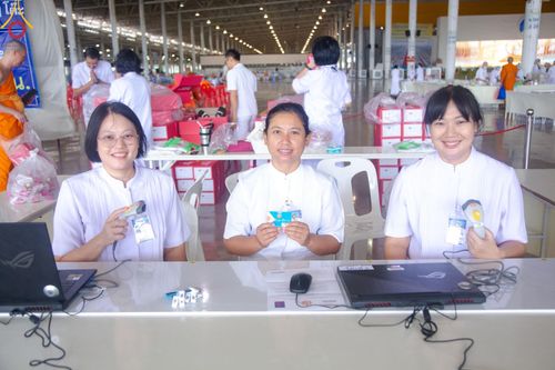 ภาพ No.146765:การต้อนรับพระสังฆาธิการ 2,000 กว่าวัดทั่วประเทศ และพิธีบูชาข้าวพระ เนื่องในวันสมาธิโลก วันอาทิตย์ที่ 4 สิงหาคม พ.ศ. 2567 ณ สภาธรรมกายสากล วัดพระธรรมกาย