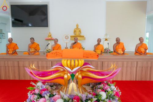 ภาพ No.169620:พิธีทอดกฐินเพื่อสร้าง หอฉันคุณยายอาจารย์ มหารัตนอุบาสิกาจันทร์ ขนนกยูง  ณ ศูนย์ปฏิบัติธรรมชลบุรี วันที่ 25 ตุลาคม พ.ศ. 2567