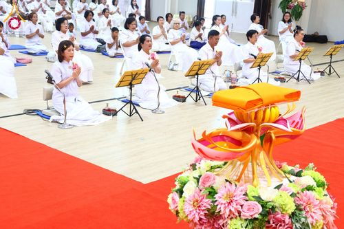 ภาพ No.174266:พิธีทอดกฐินกตัญญูบูชาธรรม ณ พระมหาเจดียทัตตชีโว ศูนย์อบรมเยาวชนกาญจนบุรี ในโครงการกฐินสามัคคีทั่วไทย 30,000 วัด บูชาธรรม 80 ปี หลวงพ่อธัมมชโย โดยคณะศิษยานุศิษย์วัดพระธรรมกาย วันที่ 9 พฤศจิกายน พ.ศ. 2567