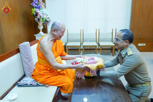 ภาพ No.201910:ผู้ว่าปทุมฯ มอบแนวทางการขับเคลื่อนพัฒนาจังหวัดฯ แก่หัวหน้าส่วนราชการ ผู้บริหารท้องถิ่น กำนัน ผู้ใหญ่บ้าน อ.คลองหลวง วันอังคารที่ 21 มกราคม พ.ศ. 2568