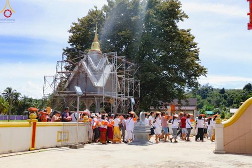 ภาพ No.179232:พิธีทอดกฐิน ณ วัดถ้ำคีรีวงศ์ อ.เปิ้นดัง รัฐเคด้าห์ ประเทศมาเลเซีย ในโครงการกฐินสามัคคีทั่วไทย 30,000 วัด บูชาธรรม 80 ปี หลวงพ่อธัมมชโย โดยคณะศิษยานุศิษย์วัดพระธรรมกาย วันที่ 1 พฤศจิกายน พ.ศ. 2567