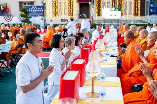 ภาพ No.225700:วันอาทิตย์ที่ 11 พฤษภาคม พ.ศ. 2568 วัดพระธรรมกายแคลิฟอร์เนีย จัดงานวิสาขบูชานานาชาติ และถวายมหาสังฆทานคณะสงฆ์ 120 รูป