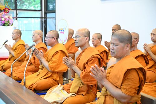 ภาพ No.57883:นายอำเภอคลองหลวง นำพสกนิกรร่วมพิธีเจริญพระพุทธมนต์ ถวายเป็นพระราชกุศล เนื่องในโอกาสวันคล้ายวันประสูติ สมเด็จพระเจ้าลูกยาเธอ เจ้าฟ้าทีปังกรรัศมีโชติฯ ณ วัดพระธรรมกาย วันจันทร์ที่ 29 เมษายน พ.ศ. 2567