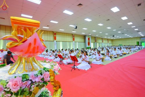 ภาพ No.183855:พิธีทอดกฐิน ณ ศูนย์กัลยาณมิตรพิจิตร ในโครงการทอดกฐินสามัคคีทั่วไทย 30,000 วัด บูชาธรรม 80 ปี หลวงพ่อธัมมชโย โดยคณะศิษยานุศิษย์วัดพระธรรมกาย วันที่ 11 พฤศจิกายน พ.ศ. 2567