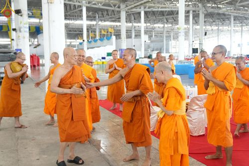 ภาพ No.146073:วันมหารำลึก ครั้งที่ 34 พิธีร่วมรำลึกถึงนักสร้างบารมีที่ล่วงลับไปแล้ว , พิธีสวดพระพุทธมนต์ ณ ห้องแก้วสารพัดนึก 1 วัดพระธรรมกาย วันเสาร์ที่ 27 กรกฎาคม พ.ศ. 2567