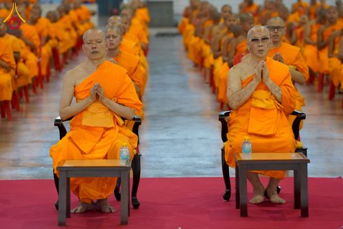 ภาพ No.237423:วันอาทิตย์ที่ 10 สิงหาคม พ.ศ.2568 พิธีมอบใบประกาศเกียรติคุณ โครงการสอบบาลี "ฉลองแชมป์" บูชาธรรม 80 ปี หลวงพ่อธัมมชโย ประจำปี 2568 และ พิธีมอบดวงแก้วสามเณรทรงบาลีไวยากรณ์ ณ สภาธรรมกายสากล วัดพระธรรมกาย ปทุมธานี