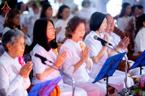 ภาพ No.197430:พิธีทอดผ้าป่าทำนุบำรุงศาสนสถาน ณ วัดโบสถ์(บน) ตำบลบางคูเวียง อำเภอบางกรวย จังหวัดนนทบุรี ในโครงการธรรมยาตรา กตัญญูบูชา มหาปูชนียาจารย์ พระมงคลเทพมุนี(สด จนฺทสโร) พระผู้ปราบมาร อนุสรณ์สถาน 7 แห่ง ปีที่ 13 วันที่ 17 มกราคม พ.ศ. 2568