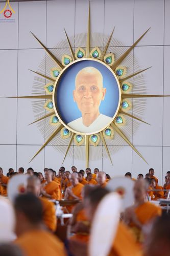 ภาพ No.152948:พิธีถวายภัตตาหารเมนูสวรรค์ ในพรรษาแห่งการเข้าถึงธรรม วันอังคารที่ 10 กันยายน พ.ศ. 2567 ครบรอบ 24 ปี วันละสังขาร คุณยายอาจารย์มหารัตนอุบาสิกาจันทร์ ขนนกยูง ณ หอฉันคุณยายอาจารย์ฯ วัดพระธรรมกาย