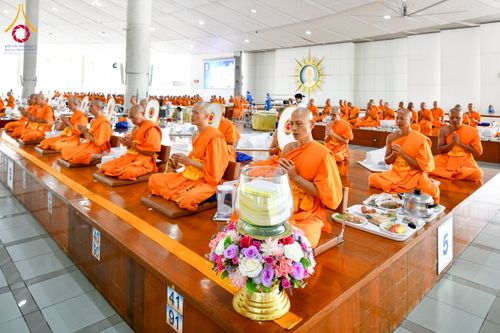 ภาพ No.217110:วันเสาร์ที่ 12 เมษายน พ.ศ. 2568 พิธีบุพเปตพลี ครั้งที่ 162 ร่วมอุทิศบุญแด่หมู่ญาติที่ล่วงลับไปแล้ว และพิธีถวายภัตตาหารเมนูสวรรค์ ณ หอฉันคุณยายอาจารย์ฯ วัดพระธรรมกาย