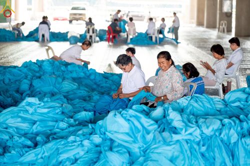 ภาพ No.220758:วันที่ 24-25 เมษายน พ.ศ. 2568 การเก็บงาน ผ้ารับประเคน ผ้าระบาย โต๊ะ เก้าอี้  ภายหลังงานวันคุ้มครองโลก ณ วัดพระธรรมกาย