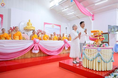 ภาพ No.272259:วันเสาร์ที่ 1 พฤศจิกายน พ.ศ. 2568 พิธีทอดกฐินสามัคคี สร้างกุฏิหมู่สามเณร ณ ศูนย์ปฏิบัติธรรมเบญจธรรม ปทุมธานี  ต.บ้านปทุม อ.สามโคก จ.ปทุมธานี