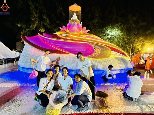 ภาพ No.108245:V.5 ทุ่มพลัง การเตรียมงาน เก็บงาน การรับบุญของเจ้าหน้าที่หน่วยงานต่างๆ เพื่อโครงการธรรมยาตรา กตัญญูบูชามหาปูชนียาจารย์ พระมงคลเทพมุนี (สด จนฺทสโร) พระผู้ปราบมาร อนุสรณ์สถาน 7 แห่ง ปีที่ 12 ระหว่างวันที่ 2 - 31 มกราคม พ.ศ. 2567