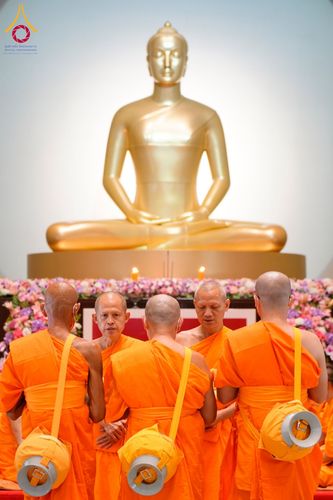 ภาพ No.62096:พิธีอุปสมบทในโครงการอุปสมบทหมู่ บูชาธรรมหลวงพ่อธัมมชโย พ.ศ.2567 ณ อุโบสถ วัดพระธรรมกาย จ.ปทุมธานี วันที่ 13-15 เมษายน พ.ศ. 2567