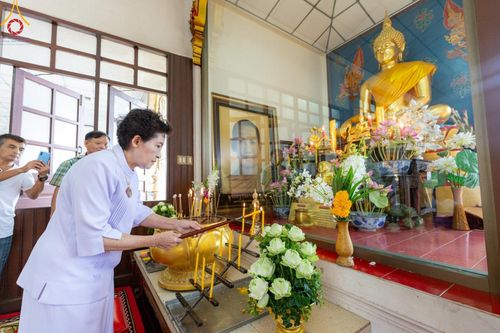 ภาพ No.165954:พิธีทอดกฐิน ณ วัดท่าเรือ ต.ท่าเรือ อ.ท่ามะกา จ.กาญจนบุรี ในโครงการกฐินสามัคคีทั่วไทย 30,000 วัด บูชาธรรม 80 ปี หลวงพ่อธัมมชโย โดยคณะศิษยานุศิษย์วัดพระธรรมกาย วันที่ 20 ตุลาคม พ.ศ. 2567