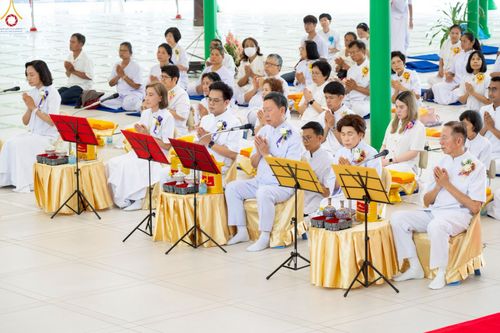 ภาพ No.227683:วันเสาร์ที่ 31 พฤษภาคม พ.ศ.2568 พิธีถวายผ้าไตรแด่สามเณรผู้เข้ารับการอุปสมบท , พิธีอุปสมบทสามเณรเตรียม DCI วัดพระธรรมกาย จ.ปทุมธานี