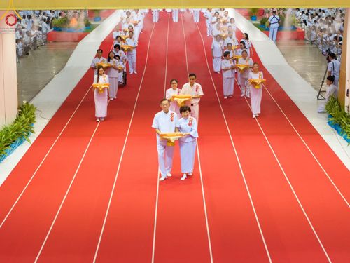 ภาพ No.167686:พิธีทอดกฐิน และ พิธีกรานกฐิน ในวันอาทิตย์ที่ 3 พฤศจิกายน พ.ศ. 2567 ณ วัดพระธรรมกาย จ.ปทุมธานี