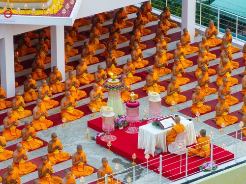 ภาพ No.119146:พิธีจุดประทีปถวายเป็นพุทธบูชา และบูชาธรรมมหาปูชนียาจารย์ พระมงคลเทพมุนี(สด จนฺทสโร) ในโครงการธรรมยาตราฯ วันที่ 26 มกราคม พ.ศ. 2567 ณ อาคารธรรมยาตรา กตัญญูบูชามหาปูชนียาจารย์ ตรงข้ามวัดปากน้ำภาษีเจริญ จ.กรุงเทพมหานคร