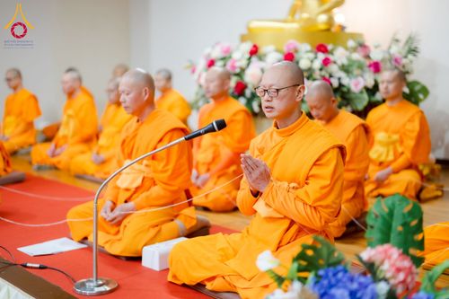 ภาพ No.220949:วันที่ 13 เมษายน พ.ศ. 2568 พิธีโปรยรัตนชาติปฐมเริ่มสถาปนาเจดีย์ และ พิธีเปิดหมู่บ้านปฏิบัติธรรม เพื่อการบรรลุธรรม ณ วัดป่าธรรมกายนานาชาติโทชิหงิ  ประเทศญี่ปุ่น