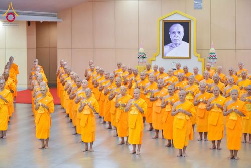 ภาพ No.161651:พิธีรับดวงแก้วนักเรียนบาลี ผู้สมัครสอบในนามวัดพระธรรมกาย วันพุธที่ 2 ตุลาคม พ.ศ. 2567 ณ เทวสภา อาคารร้อยปีคุณยายอาจารย์ฯ วัดพระธรรมกาย จ.ปทุมธานี