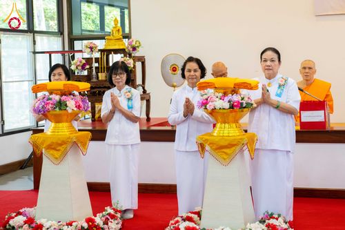 ภาพ No.278414:วันพุธที่ 10 ธันวาคม พ.ศ.2568  พิธีทอดผ้าป่าเพื่อสนับสนุนโครงการตักบาตรพระ 10,000 รูป เมืองกาญจนบุรี ณ อาคารปลูกศรัทธา วัดพระธรรมกาย