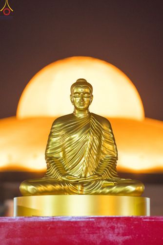 ภาพ No.79250:พิธีอัญเชิญองค์พระบรมพุทธเจ้า 24 องค์ เวียนประทักษิณรอบพระมหาธรรมกายเจดีย์ ณ วัดพระธรรมกาย  วันที่ 2 เมษายน พ.ศ. 2566