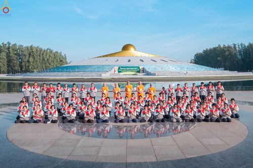 ภาพ No.295945:ภาพเบื้องหลังอาสาสมัครรวมใจ ชุดที่ 1 ในโครงการธรรมยาตรา กตัญญูบูชา มหาปูชนียาจารย์ พระมงคลเทพมุนี(สด จนฺทสโร) พระผู้ปราบมาร อนุสรณ์สถาน 7 แห่ง ปีที่ 14