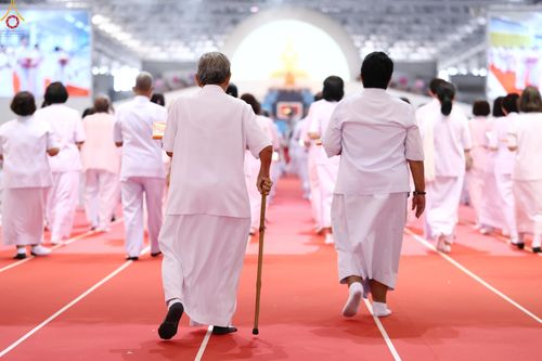 ภาพ No.318481:วันอาทิตย์ต้นเดือนที่ 5 เมษายน พ.ศ.2569 พิธีทอดผ้าป่าสมทบมหาสังฆทาน 40,000 กว่าวัดทั่วประเทศ ณ สภาธรรมกายสากล วัดพระธรรมกาย