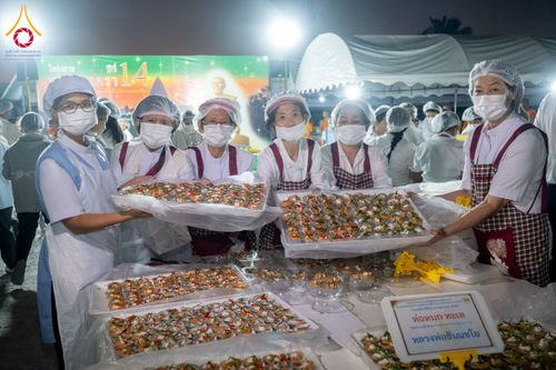 ภาพ No.289779:วันที่ 8 มกราคม พ.ศ. 2569 พิธีถวายภัตตาหารเป็นสังฆทาน แด่พระธรรมยาตรา ณ อนุสรณ์สถานคลองบางนางแท่น อ.สามพราน จ.นครปฐม ในโครงการธรรมยาตรา กตัญญูบูชา มหาปูชนียาจารย์ พระมงคลเทพมุนี(สด จนฺทสโร) พระผู้ปราบมาร อนุสรณ์สถาน 7 แห่ง ปีที่ 14