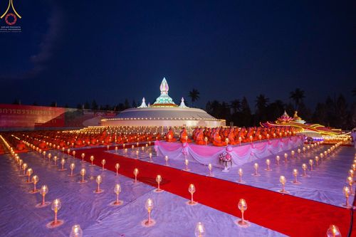 ภาพ No.70267:พิธีจุดประทีปถวายเป็นพุทธบูชา และบูชาธรรมมหาปูชนียาจารย์ ในโครงการธรรมยาตรากตัญญูบูชา มหาปูชนียาจารย์ พระมงคลเทพมุนี(สด จนฺทสโร) พระผู้ปราบมาร ปีที่ 11 ณ อนุสรณ์สถานลำดับที่ 2 สถานที่ตั้งมโนปณิธานบวชตลอดชีวิต อนุสรณ์สถานคลองบางนางแท่น อ.สามพราน จ.นครปฐม 