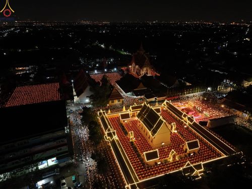 ภาพ No.73339:พิธีจุดประทีปถวายเป็นพุทธบูชา และบูชาธรรมมหาปูชนียาจารย์ ในโครงการธรรมยาตรากตัญญูบูชา มหาปูชนียาจารย์ พระมงคลเทพมุนี(สด จนฺทสโร) พระผู้ปราบมาร ปีที่ 11 ณ อนุสรณ์สถานลำดับที่ 4 สถานที่เกิดด้วยกายธรรม วัดโบสถ์ (บน) บางคูเวียง อ.บางกรวย จ.นนทบุรี วันที่ 21 