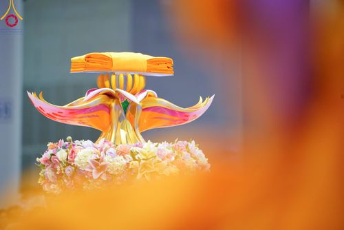 ภาพ No.92345:พิธีทอดกฐินธรรมชัยเพื่อสร้างอาคาร 115 ปี คุณยายอาจารย์มหารัตนอุบาสิกาจันทร์ ขนนกยูง อาทิตย์ต้นเดือนที่ 5 พฤศจิกายน พ.ศ. 2566 ณ วัดพระธรรมกาย จ.ปทุมธานี