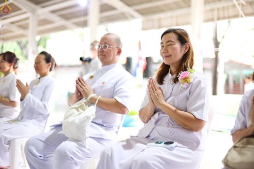 ภาพ No.338366:วันอาทิตย์ที่ 5 กรกฎาคม พศ.2569 พิธีตัดปอยผมธรรมทายาทนานาชาติ IDOP รุ่นที่ 21 จากประเทศจีน มาเลเซีย สิงคโปร์ และไต้หวัน ณ โถงช้าง วัดพระธรรมกาย