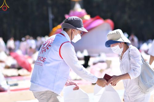 ภาพ No.105926:V.2 ทุ่มเท การเตรียมงาน เก็บงาน การรับบุญของเจ้าหน้าที่หน่วยงานต่างๆ เพื่อโครงการธรรมยาตรา กตัญญูบูชามหาปูชนียาจารย์ พระมงคลเทพมุนี (สด จนฺทสโร) พระผู้ปราบมาร อนุสรณ์สถาน 7 แห่ง ปีที่ 12 ระหว่างวันที่ 2 - 31 มกราคม พ.ศ.2567