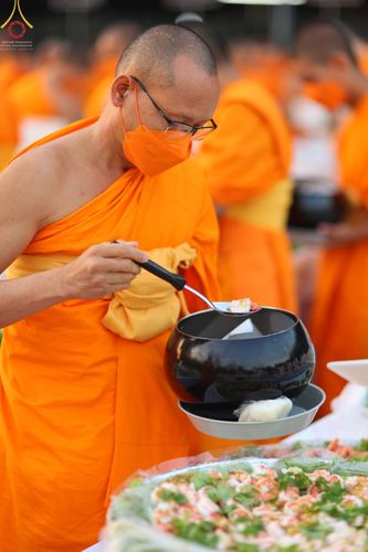 ภาพ No.71535:พิธีถวายภัตตาหารเป็นสังฆทาน แด่คณะพระธรรมยาตราฯ ในโครงการธรรมยาตรากตัญญูบูชา มหาปูชนียาจารย์ พระมงคลเทพมุนี(สด จนฺทสโร) พระผู้ปราบมาร อนุสรณ์สถาน 7 แห่ง ปีที่ 11 วันที่ 16 มกราคม พ.ศ. 2566