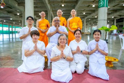 ภาพ No.333574:วันอาทิตย์ที่ 7 มิถุนายน พ.ศ.2569 พิธีตัดปอยผมและปลงผมนาคธรรมทายาท โครงการบรรพชาและอุปสมบทหมู่ธรรมทายาท รุ่นผู้บริหาร รุ่นที่ 16 ณ วิหารคด 11 วัดพระธรรมกาย