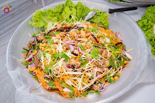 ภาพ No.301870:วันที่ 24 มกราคม พ.ศ. 2569 พิธีถวายภัตตาหารเป็นสังฆทาน แด่พระธรรมยาตรา ณ อนุสรณ์สถานบางปลา วัดบางปลา อำเภอบางเลน จังหวัดนครปฐม ในโครงการธรรมยาตรา กตัญญูบูชา มหาปูชนียาจารย์ พระมงคลเทพมุนี(สด จนฺทสโร) พระผู้ปราบมาร อนุสรณ์สถาน 7 แห่ง ปีที่ 14