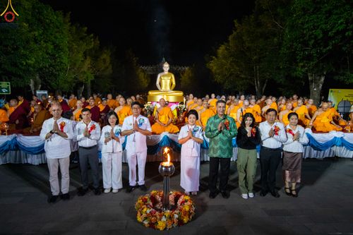 ภาพ No.82045:พิธีจุดวิสาขประทีป 22,000 ดวงและโคมลอย 3,000 ดวง ( Festival  lampion Vesak Indonesia) ณ มหาเจดียบรมพุทโธ อินโดนีเซีย  วันอาทิตย์ที่ 4 มิ.ย. พ.ศ.2566