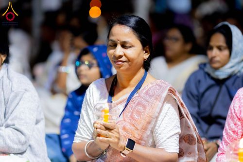 ภาพ No.283788:วันที่ 6-7 ธันวาคม พ.ศ. 2568  พิธีรับมอบหนังสือแสดงเจตจำนงถวายสิทธิครอบครองและใช้ประโยชน์วัดสันติวัน เมืองนาคปูร์  พิธีจุดโคมประทีปถวายเป็นพุทธบูชา และอุทิศบุญกุศลแด่ ดร.บี.อาร์. อัมเบดการ์  พิธีบูชาข้าวพระถ่ายทอดสดจากประเทศไทย