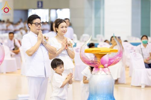 ภาพ No.215651:วันอาทิตย์ต้นเดือนที่ 6 เมษายน พ.ศ. 2568 ขบวนอัญเชิญผ้าป่าสมทบ มหาสังฆทาน 40,000 กว่าวัดทั่วประเทศ ณ สภาธรรมกายสากล วัดพระธรรมกาย