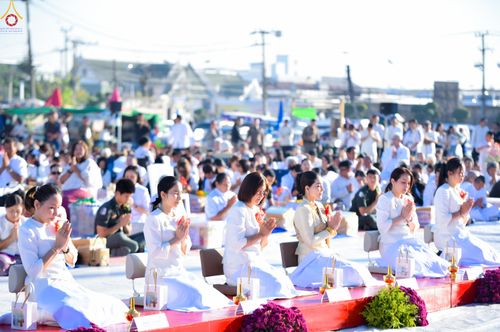 ภาพ No.280223:วันอังคารที่ ๓๐ ธันวาคม พ.ศ. ๒๕๖๘ พิธีตักบาตรพระ ๑,๐๖๙ รูป จังหวัดกาฬสินธุ์   ณ บริเวณสนามหน้าศาลากลาง จังหวัดกาฬสินธุ์ (หลังเก่า)