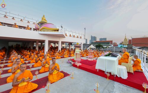 ภาพ No.302839:วันที่ 24 มกราคม พ.ศ. 2569 พิธีจุดประทีปธรรมถวายเป็นพุทธบูชา  และบูชาธรรมมหาปูชนียาจารย์  ณ อาคารธรรมยาตรา กตัญญูบูชามหาปูชนียาจารย์  ตรงข้ามวัดปากน้ำภาษีเจริญ จ.กรุงเทพมหานคร ในโครงการธรรมยาตรา กตัญญูบูชา มหาปูชนียาจารย์ พระมงคลเทพมุนี(สด จนฺทสโร) พระผู