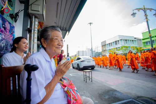 ภาพ No.211417:วันอาทิตย์ที่ 16 มีนาคม พ.ศ. 2568 ธรรมยาตราอัญเชิญพระบรมสารีริกธาตุ รอบเมืองปัตตานี ประดิษฐาน ณ ปทุมเจดีย์ เจดีย์พระพุทธเจ้า 5 พระองค์  ศูนย์อบรมเยาวชนปัตตานี