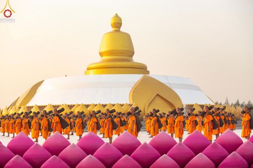 ภาพ No.198659:พระธรรมยาตราปฏิบัติธรรม และถ่ายภาพหมู่ประวัติศาสตร์ ณ อนุสรณ์สถานบางปลา วัดบางปลา อำเภอบางเลน จังหวัดนครปฐม ในโครงการธรรมยาตรา กตัญญูบูชา มหาปูชนียาจารย์ พระมงคลเทพมุนี(สด จนฺทสโร) พระผู้ปราบมาร อนุสรณ์สถาน 7 แห่ง ปีที่ 13 วันที่ 20 มกราคม พ.ศ. 2568