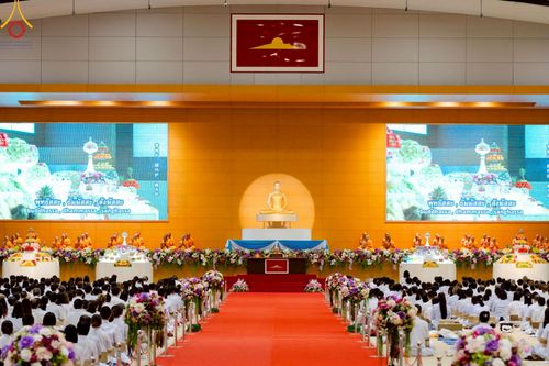 ภาพ No.222821:วันอาทิตย์ต้นเดือนที่ 4 พฤษภาคม พ.ศ. 2568 พิธีบูชาข้าวพระ ณ สภาธรรมกายสากล วัดพระธรรมกาย