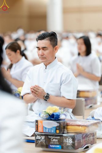 ภาพ No.145289:พิธีถวายผ้าอาบน้ำฝนและประทีปโคมไฟ ณ สภาธรรมกายสากล วัดพระธรรมกาย วันเสาร์ที่ 20 กรกฎาคม พ.ศ. 2567