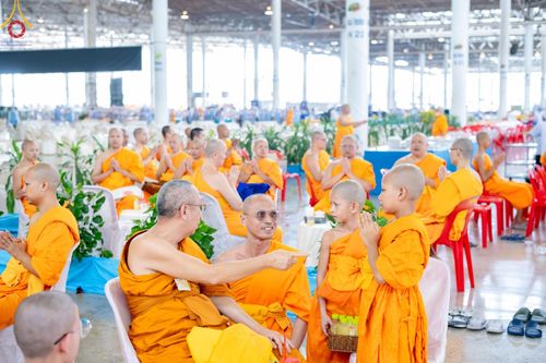 ภาพ No.146835:การต้อนรับพระสังฆาธิการ 2,000 กว่าวัดทั่วประเทศ และพิธีบูชาข้าวพระ เนื่องในวันสมาธิโลก วันอาทิตย์ที่ 4 สิงหาคม พ.ศ. 2567 ณ สภาธรรมกายสากล วัดพระธรรมกาย