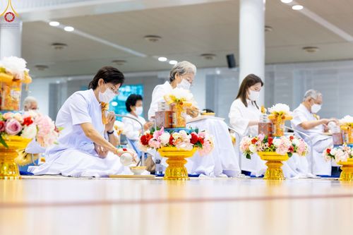 ภาพ No.85823:พิธีถวายคิลานเภสัชและอุปกรณ์การแพทย์ บูชาธรรมเนื่องในวันธรรมชัย วันที่ 19 สิงหาคม พ.ศ. 2566 ณ ห้องแก้วสารพัดนึก วัดพระธรรมกาย