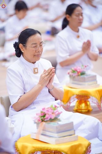 ภาพ No.225399:วันอาทิตย์ที่ 18 พฤษภาคม พ.ศ. 2568 พิธีร่วมบุญการศึกษา พระภิกษุ สามเณร ณ ห้องแก้วสารพัดนึก 2 วัดพระธรรมกาย